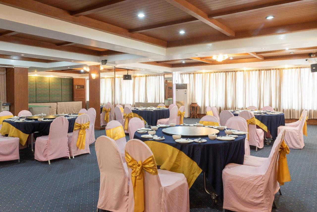 Nonthaburi Palace Hotel Exterior foto